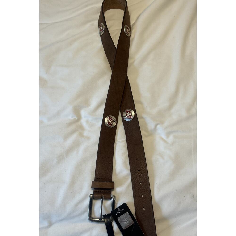 NWT Tampa Bay Buccaneers NFL Mens Brown Leather Concho Belt Silver Logo Size 42